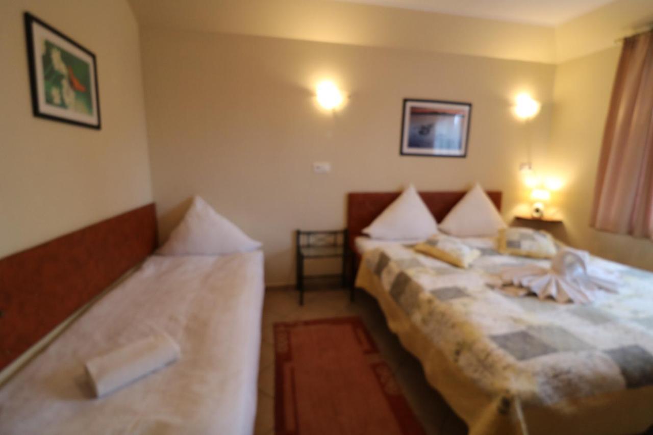 Villa Sorento Мєлно Екстер'єр фото